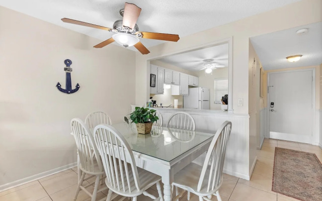 Sea Coast Gardens III 112