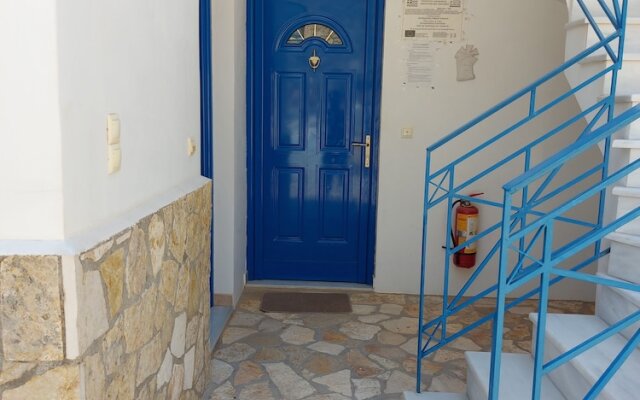 Matina Apartments Tyros