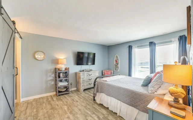 1/4 Mi to Seawall: Relaxing Galveston Condo!