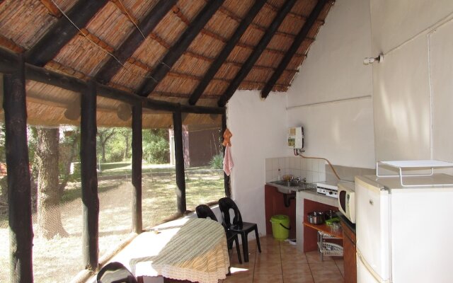 Amanzimlotzi Riverside Bush Camp