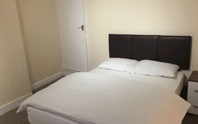 Room in Guest Room - Big Double Room in Leicester