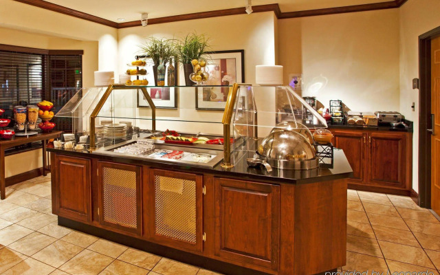Staybridge Suites Tampa East - Brandon by IHG