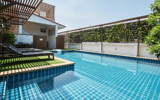 Talay Hotel & Villa