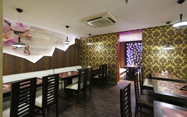 OYO 8902 Hotel Ronald Inn