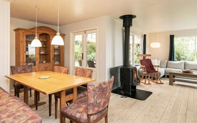 6 Person Holiday Home in Thyholm
