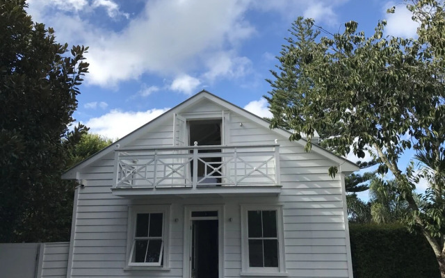 Western Springs Villa