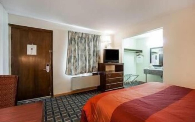 Rodeway Inn Lawrenceburg