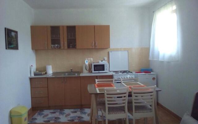 Apartment Jezerce 71