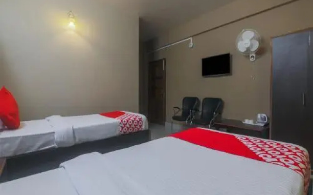 OYO 18528 Field Residency Inn