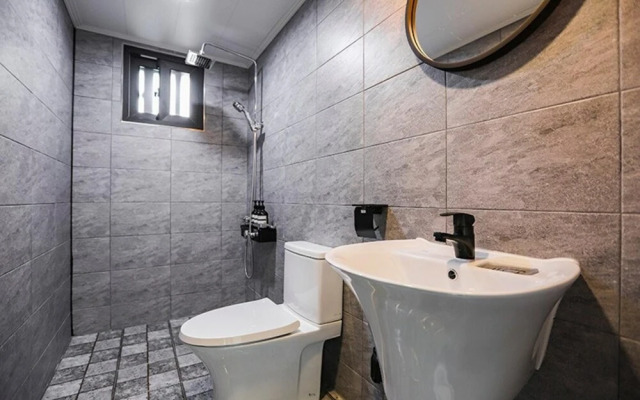 Goseong Badae Banhada Pension