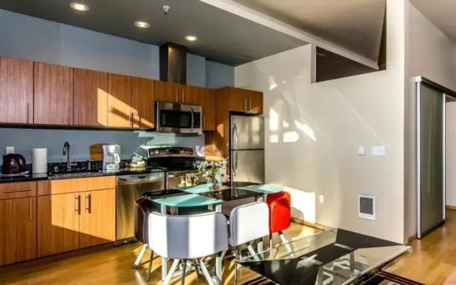 Space Needle Apartment