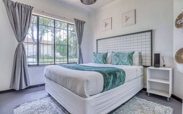 Modern Spanish House-3br-pool-solar-samrand