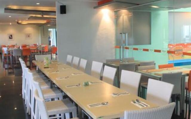 Harris Riverview Kuta