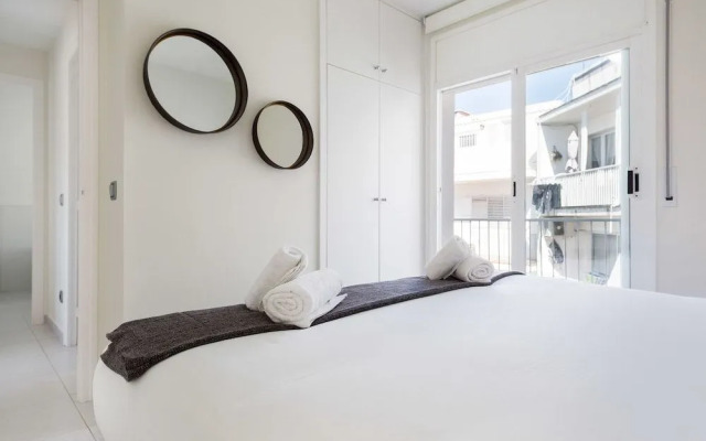 Sitges Group Calm Beach