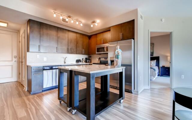 Global Luxury Suites at Park Crest
