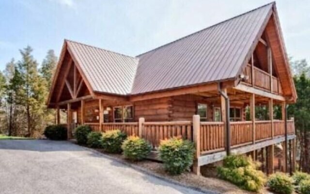 Airport Runway 33 3 Bedroom Cabin