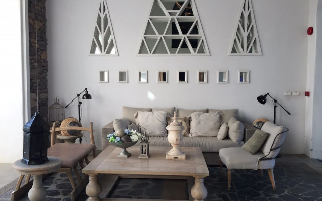 The Che Pool Access Beachfront Condo by Away