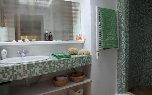 Paxos' Villa - Pool & AC