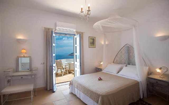 Apocosmo Resort