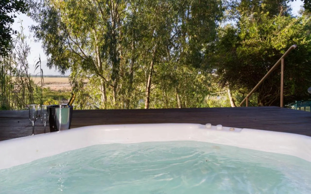 Stonehill River Lodge