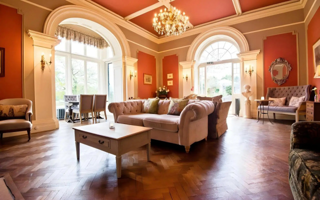Glewstone Court Country House Hotel