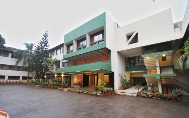 OYO 10542 The Planters Court