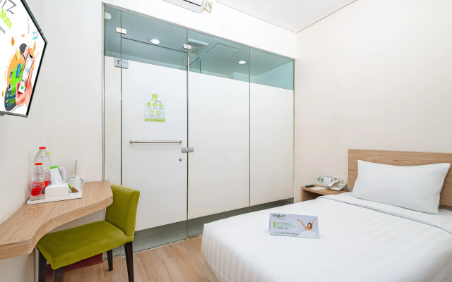 Whiz Hotel Falatehan Jakarta – Guest Rooms – Jakarta