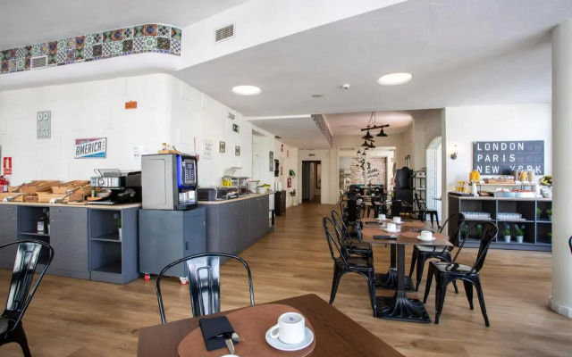 Casual Vintage Valencia Hotel