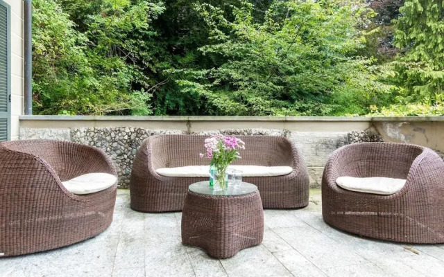 JOIVY Lake Como Waterfall House