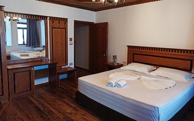 Hotel Praga in Gjirokaster, Albania from 75$, photos, reviews - zenhotels.com