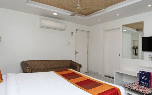 OYO 10277 Hotel Delux Golden