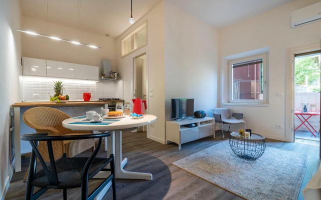 Snug Apartment With Private Courtyard M0270422677