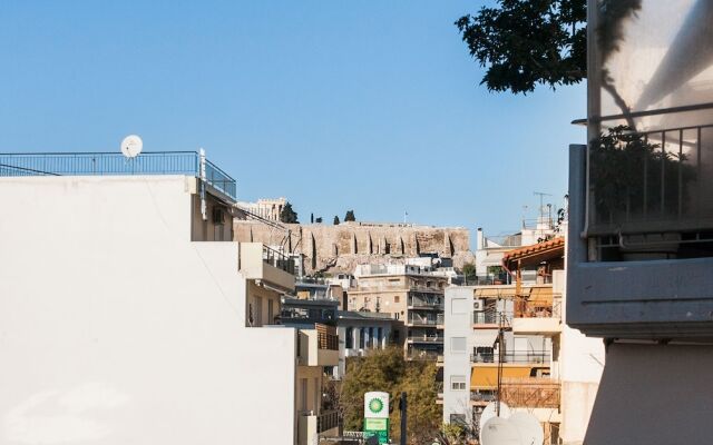 Nephiria's Boho House with Acropolis View