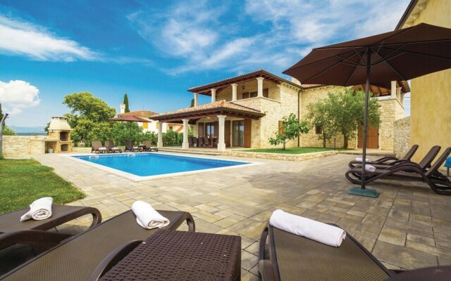 Beautiful Home in Turcic With Wifi and 4 Bedrooms