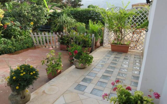 Il Roseto di Betty Appartamento in villa S1