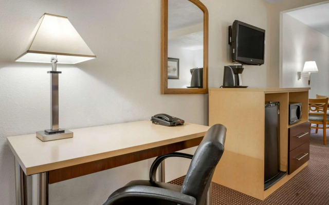 Quality Inn & Suites