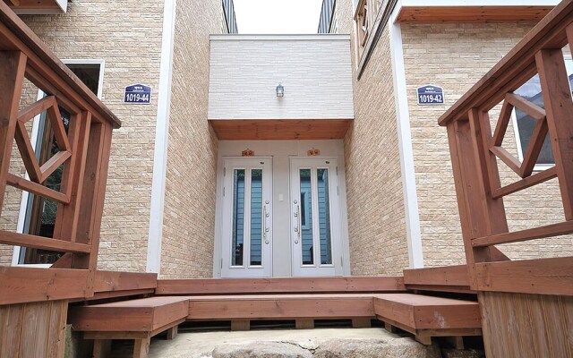 Gwangyang Four Seasons Story Pension