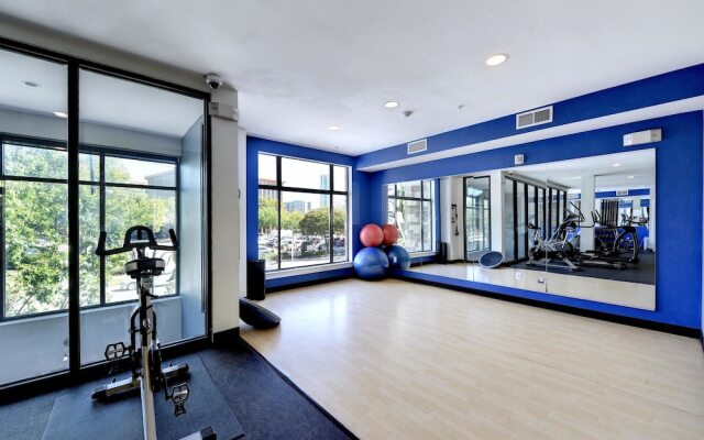 StayLo Luxury 2 Bedroom Apartment
