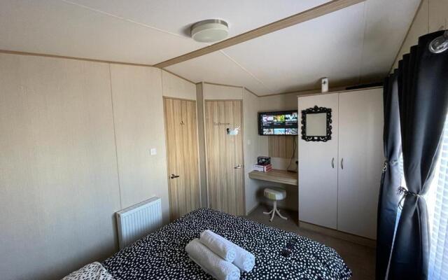 Holiday Park Caravan Fluffy in Harts Holiday Park