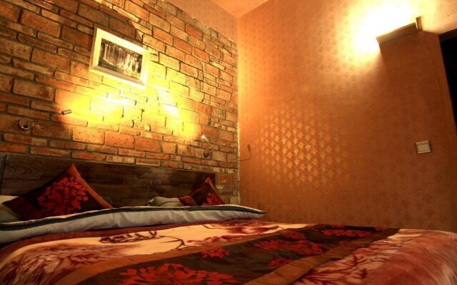 Wind's Whisper Inn Yuanyang