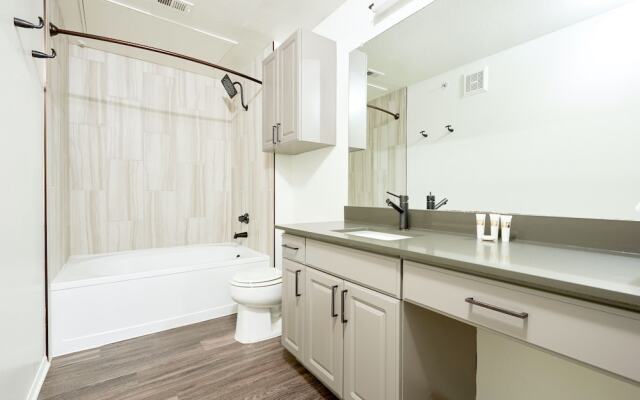 Artsy South Congress Suites by Sonder
