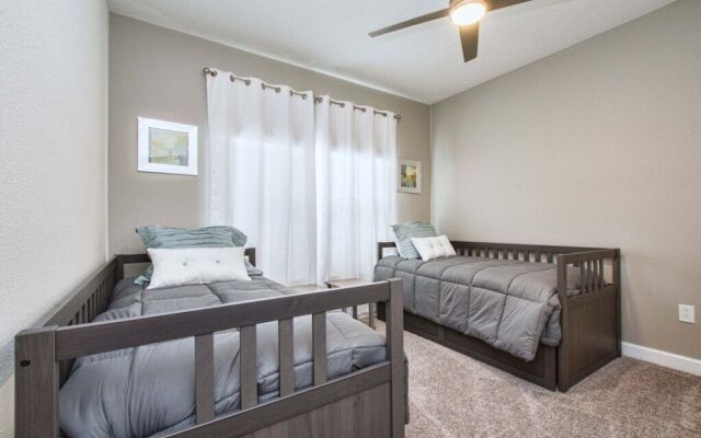 Storey Lake-5 Bedroom Townhome w/Splashpool-1630ST