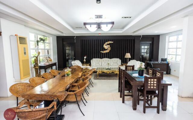Quezon Premier Hotel Candelaria
