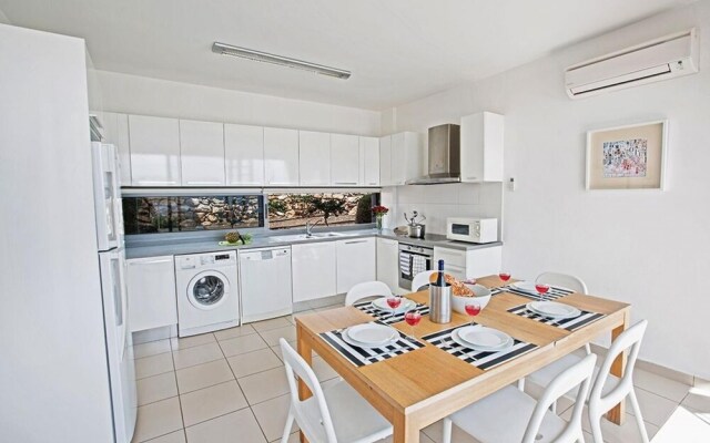 Villa Abbie AQ Ev20