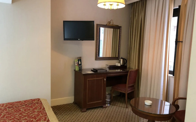 Taksim Metropark Hotel