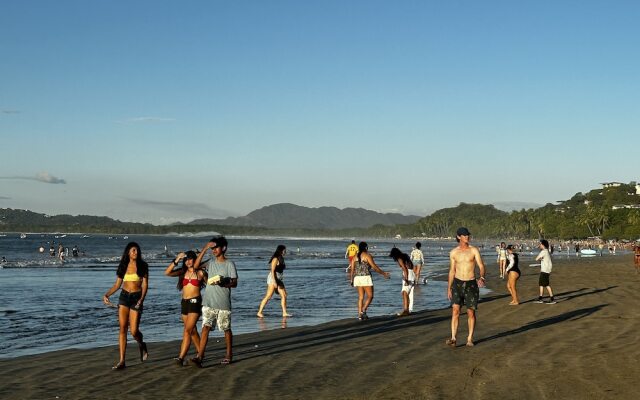 Peaceful Apartment in Tamarindo, 50m to the Beach