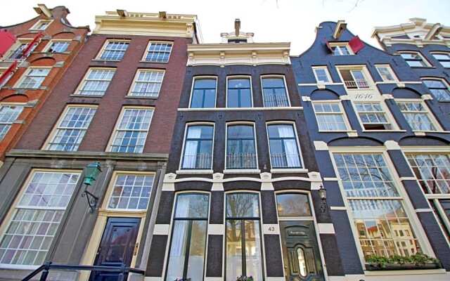 Romantic Jordaan Canalsuite near Anne Frank House