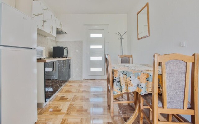 Stunning Apartment in Vir With Wifi and 2 Bedrooms