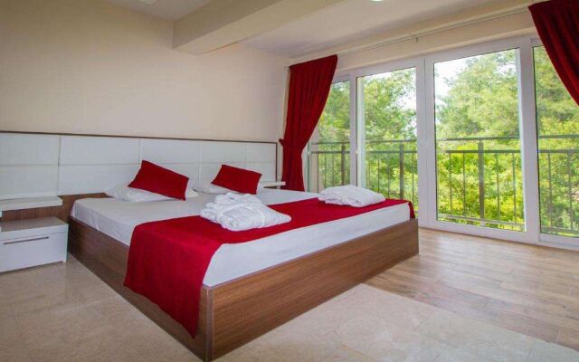 Fethiye Nokta Katranci Suit