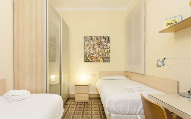 1402 - Elegant City Centre Apartment